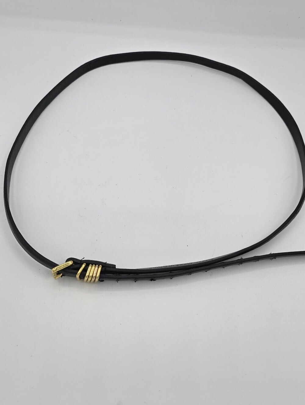 Vintage-Style Skinny Black Belt with Ribbed Gold Buckle